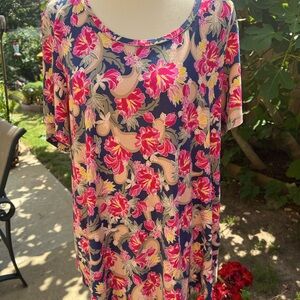 JM collection plus 2x Navy floral top
